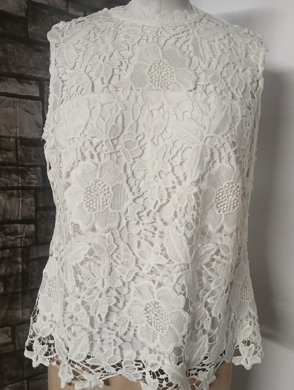 Nanette Lepore Ivory Floral Lace Sleeveless Top